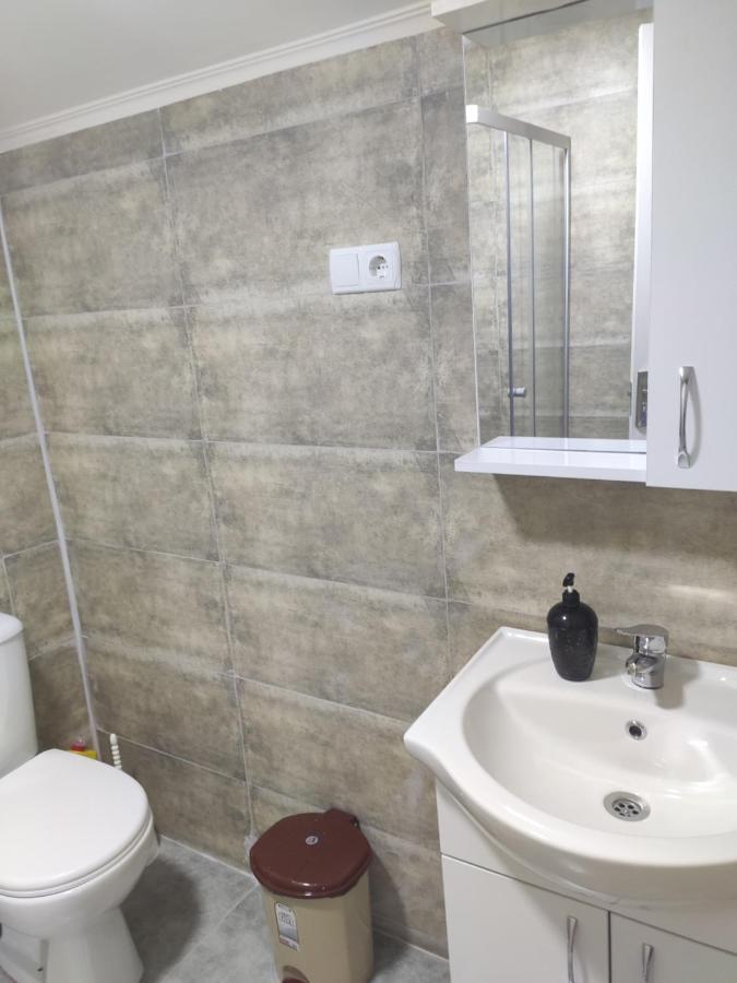 Family Нotel Banuri 库塔伊西 外观 照片