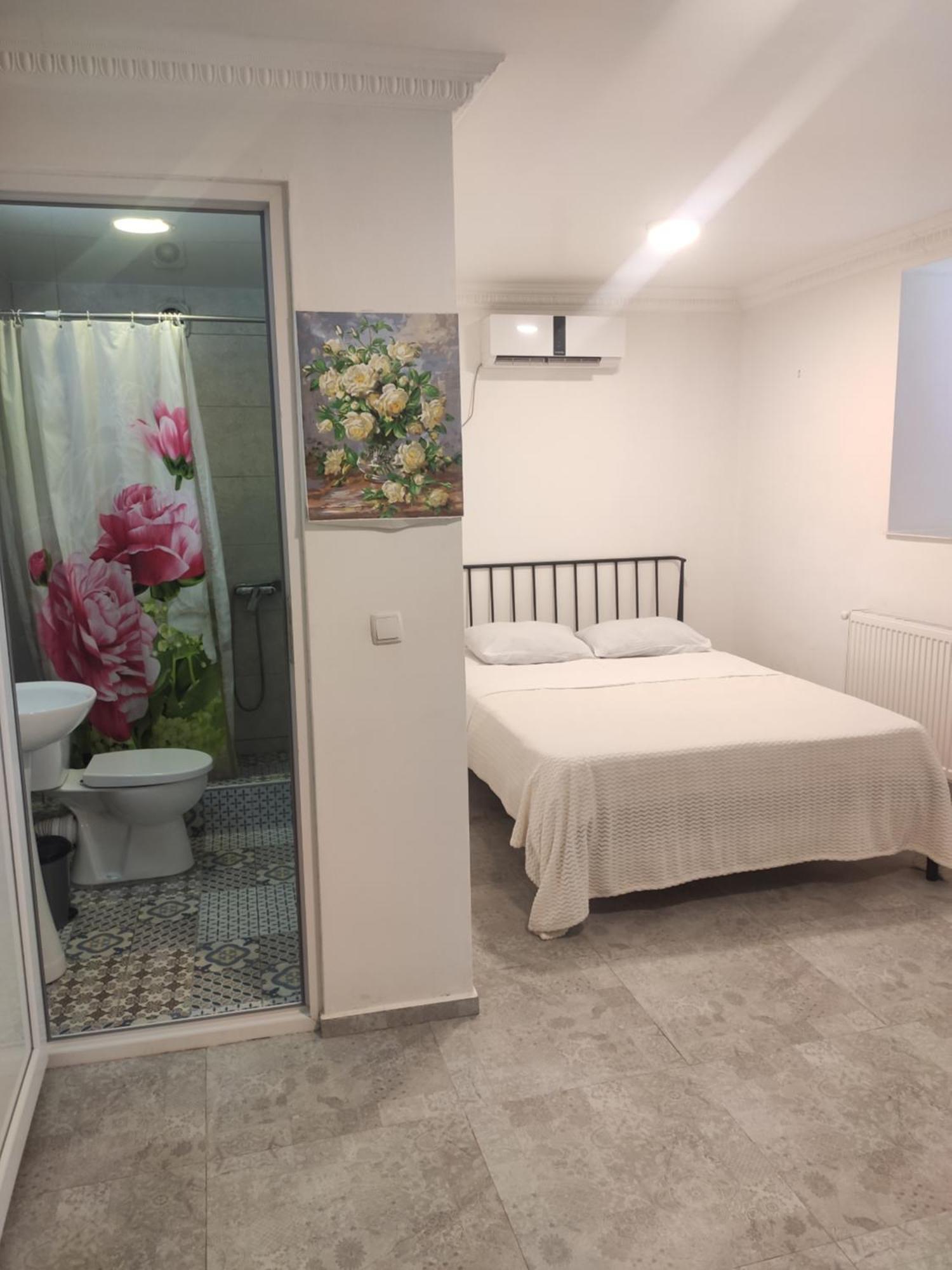 Family Нotel Banuri 库塔伊西 外观 照片