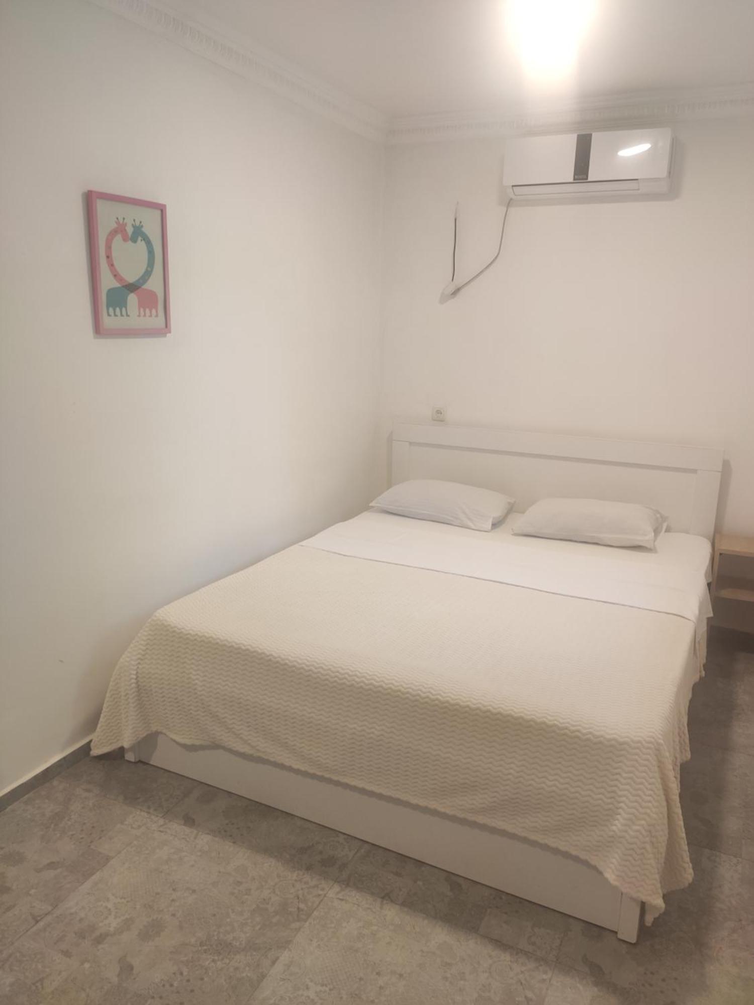 Family Нotel Banuri 库塔伊西 外观 照片