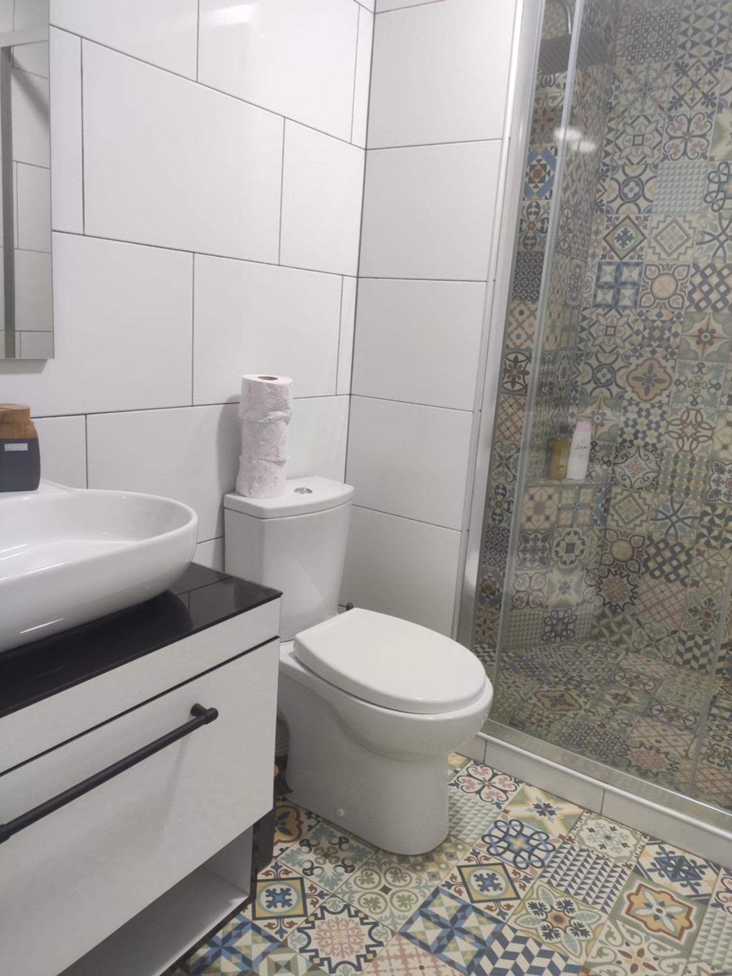 Family Нotel Banuri 库塔伊西 外观 照片