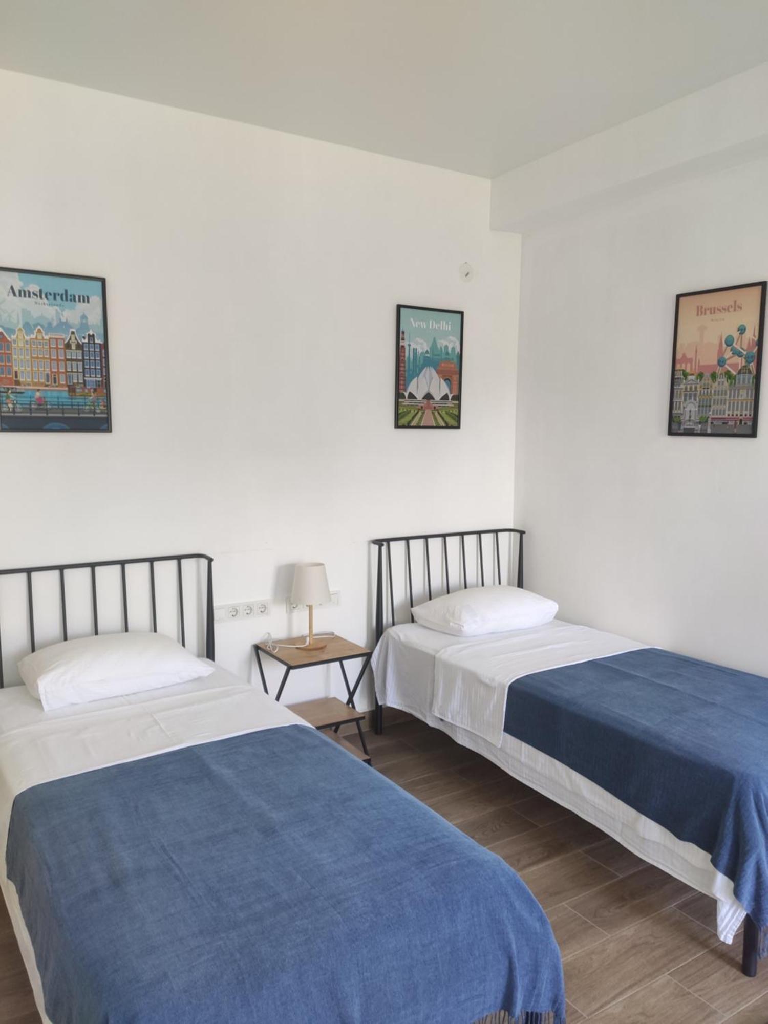 Family Нotel Banuri 库塔伊西 外观 照片