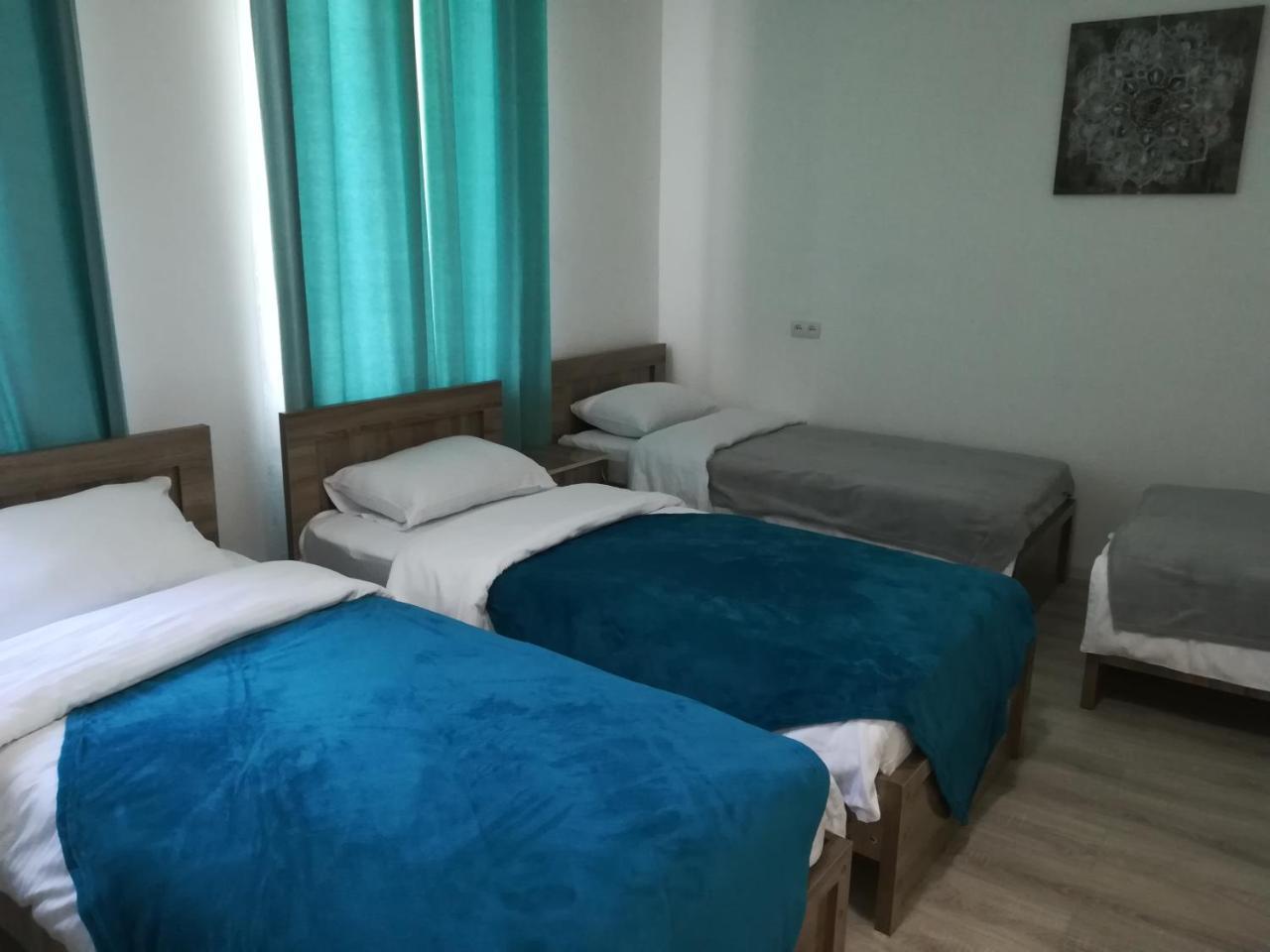 Family Нotel Banuri 库塔伊西 外观 照片